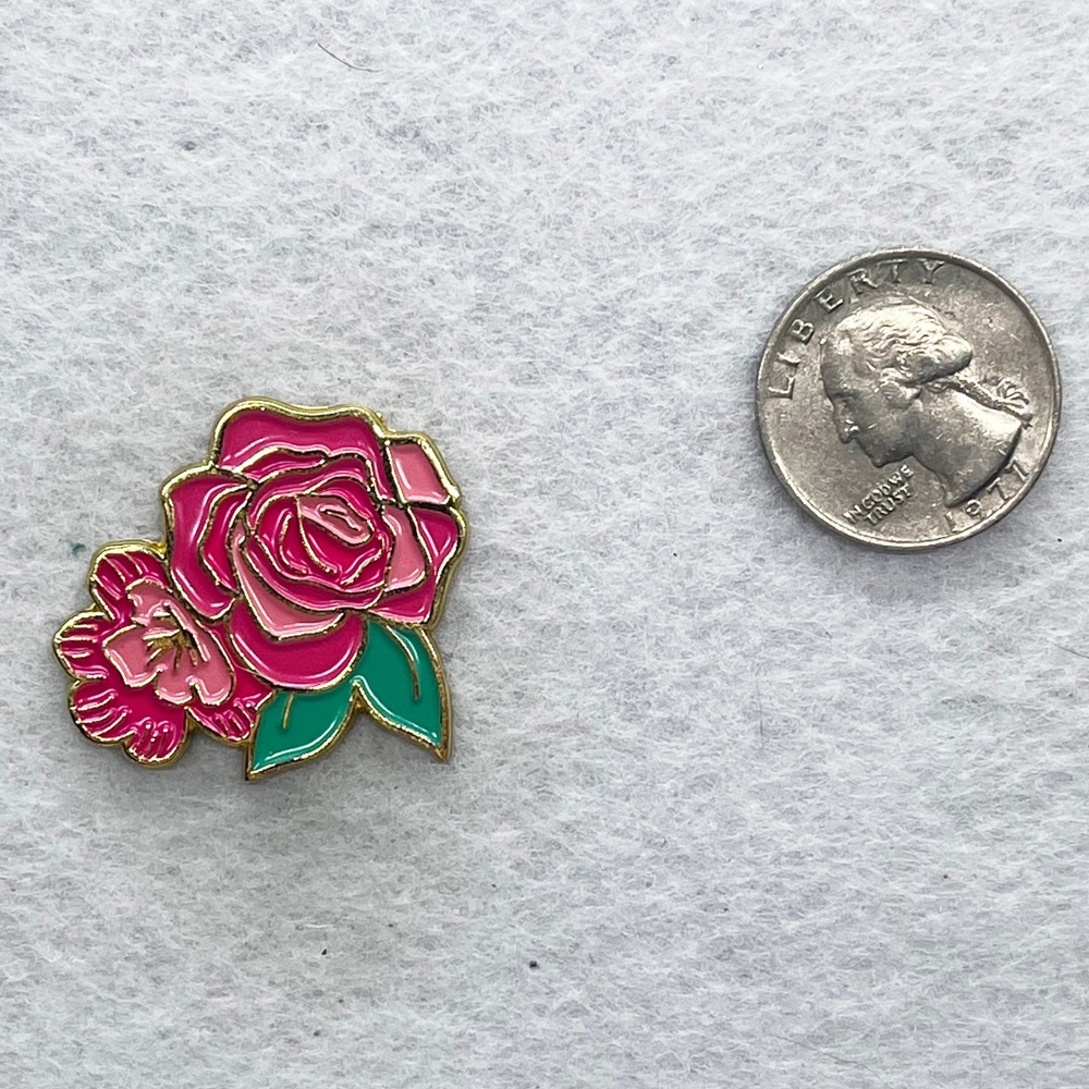 🔮 5/$25 Pink Roses Pin - Picture 2 of 3